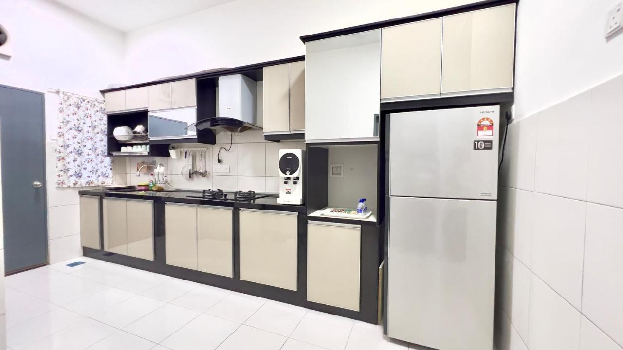 Holiday home De Qasturee Klia@kota Warisan Nearest To Airport Kampong Besut