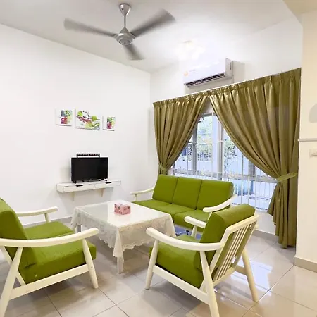 De Qasturee Klia@Kota Warisan Homestay Nearest To Airport Kampong Besut Exterior photo